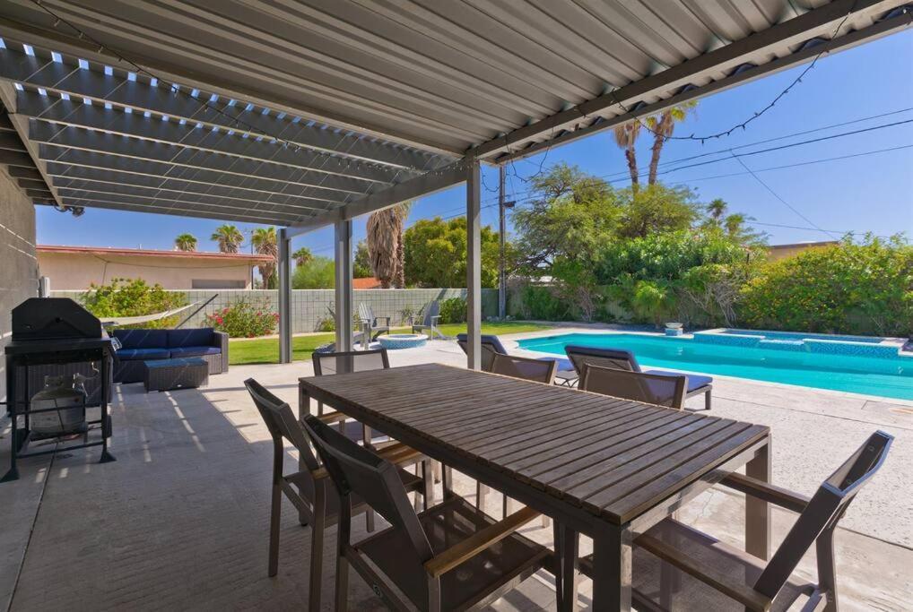 Relax At The 3Br Tranquil Oasis In Palm Springs Villa Exterior foto